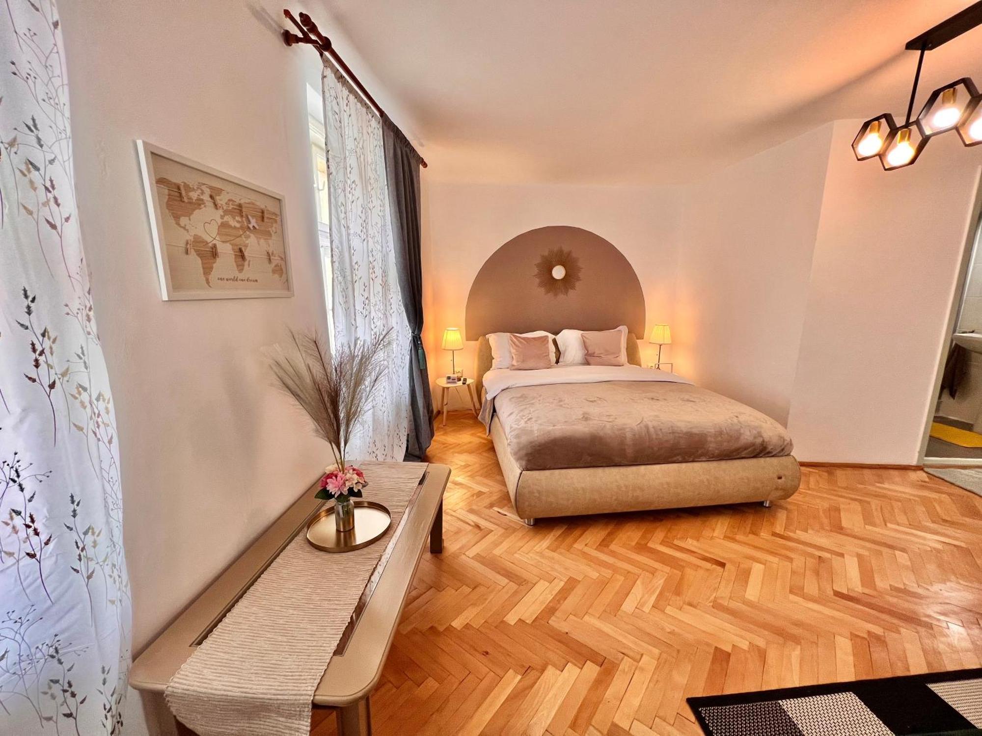 Old Town City Center Apartments Brassó Kültér fotó