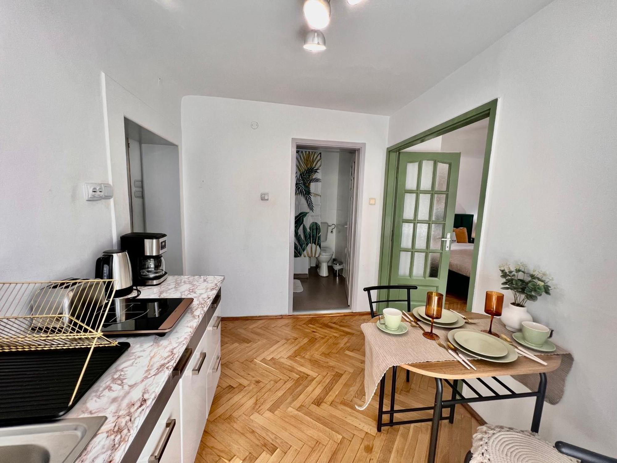 Old Town City Center Apartments Brassó Kültér fotó