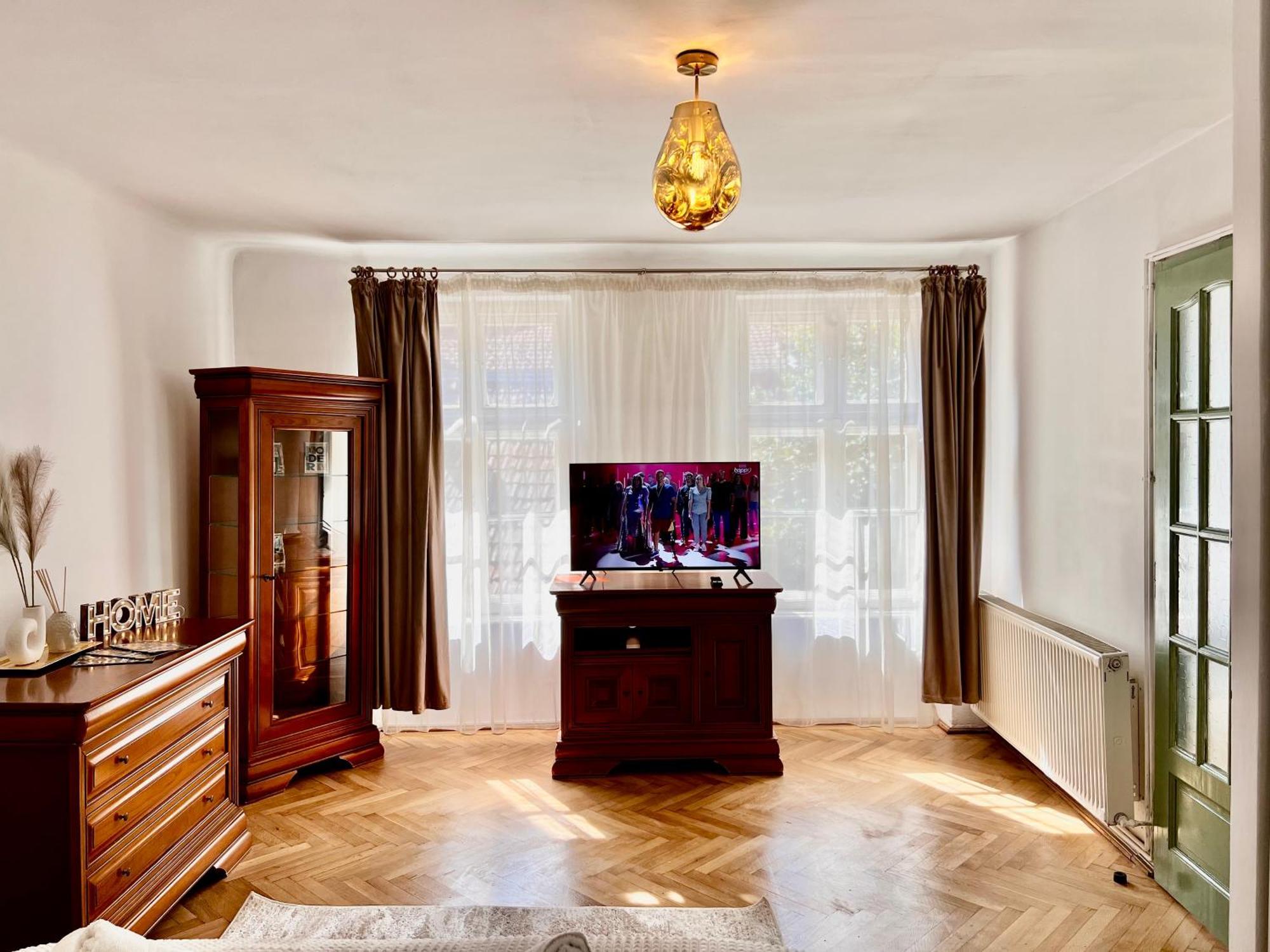 Old Town City Center Apartments Brassó Kültér fotó