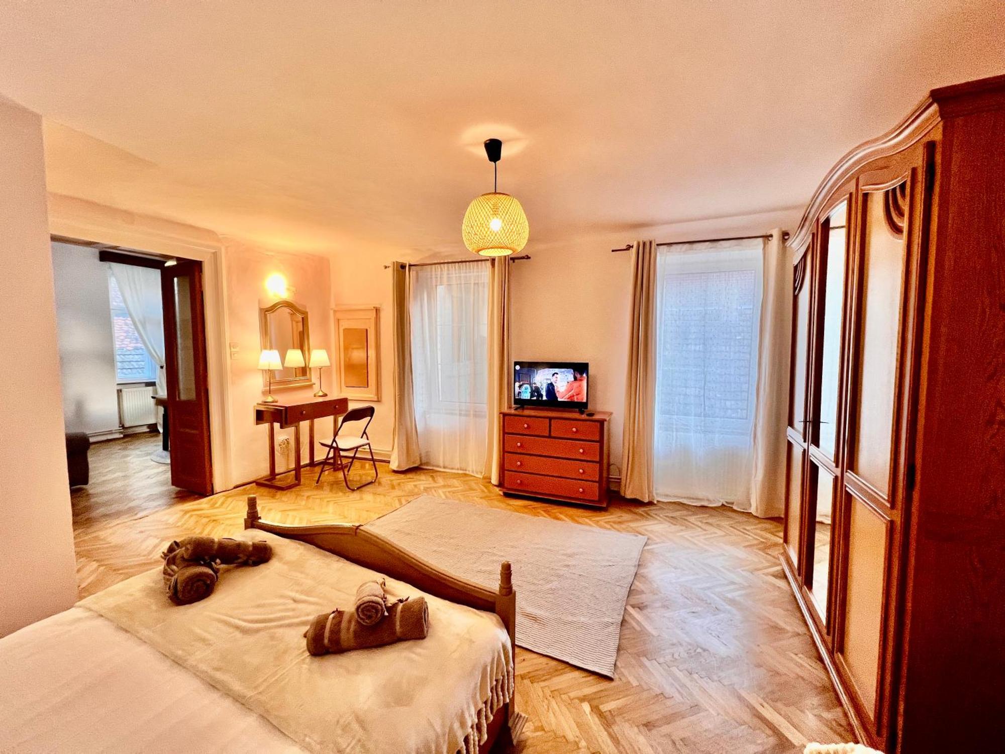 Old Town City Center Apartments Brassó Kültér fotó